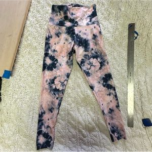 Onzie tie dye yoga leggings